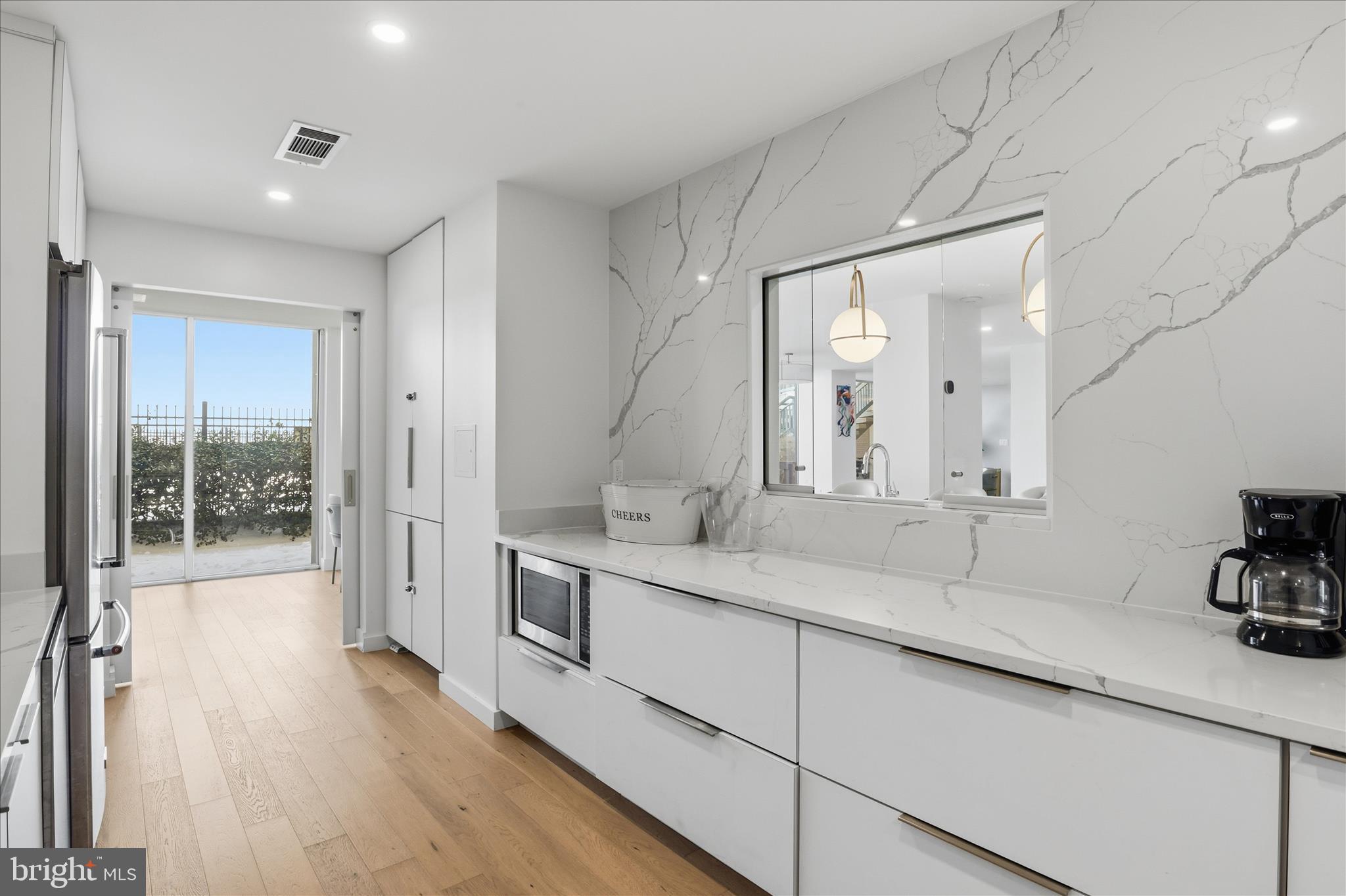 501 SLATERS LANE 102