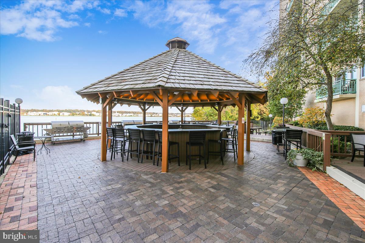 501 SLATERS LANE 102