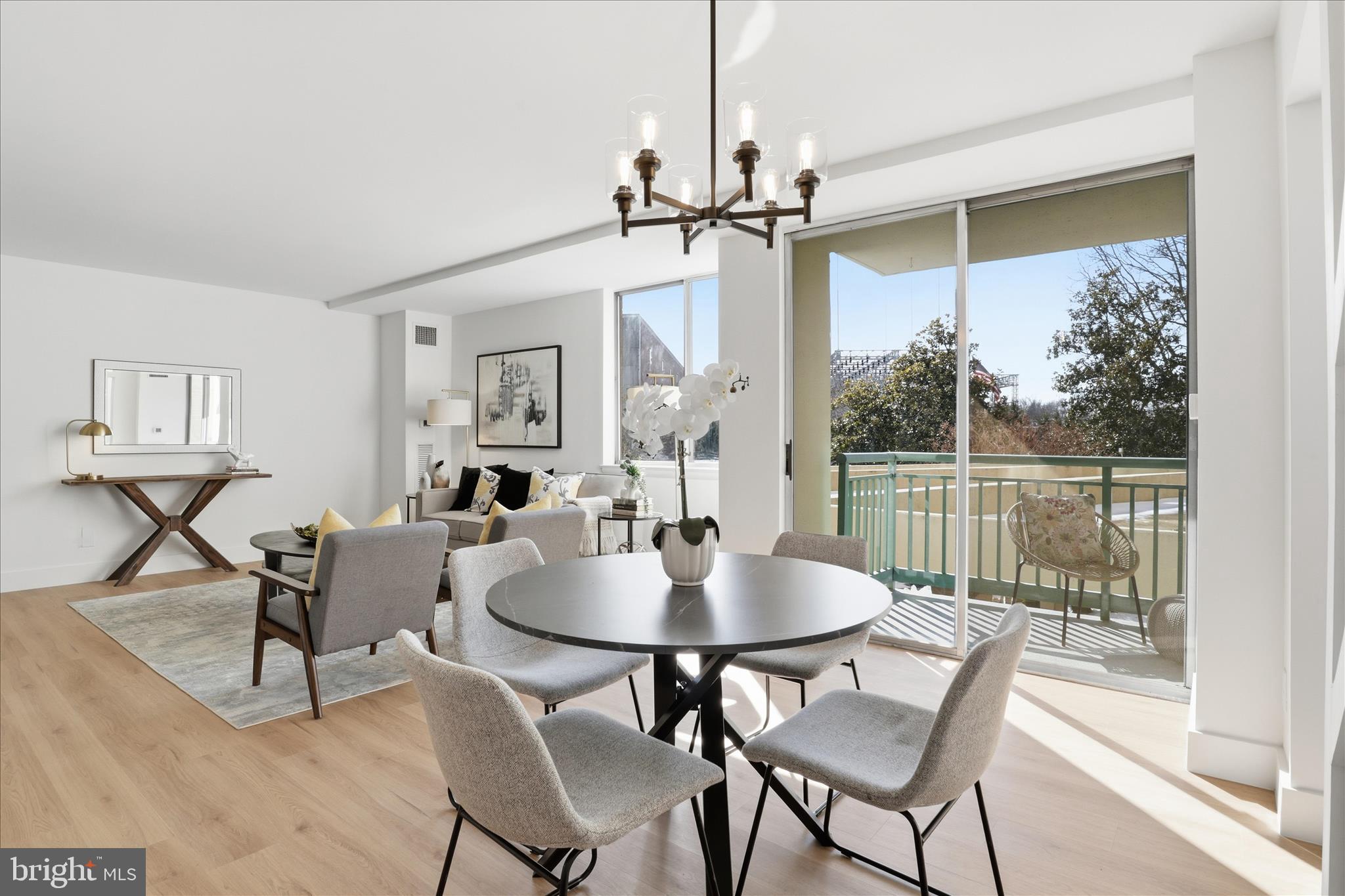 501 SLATERS LANE 102