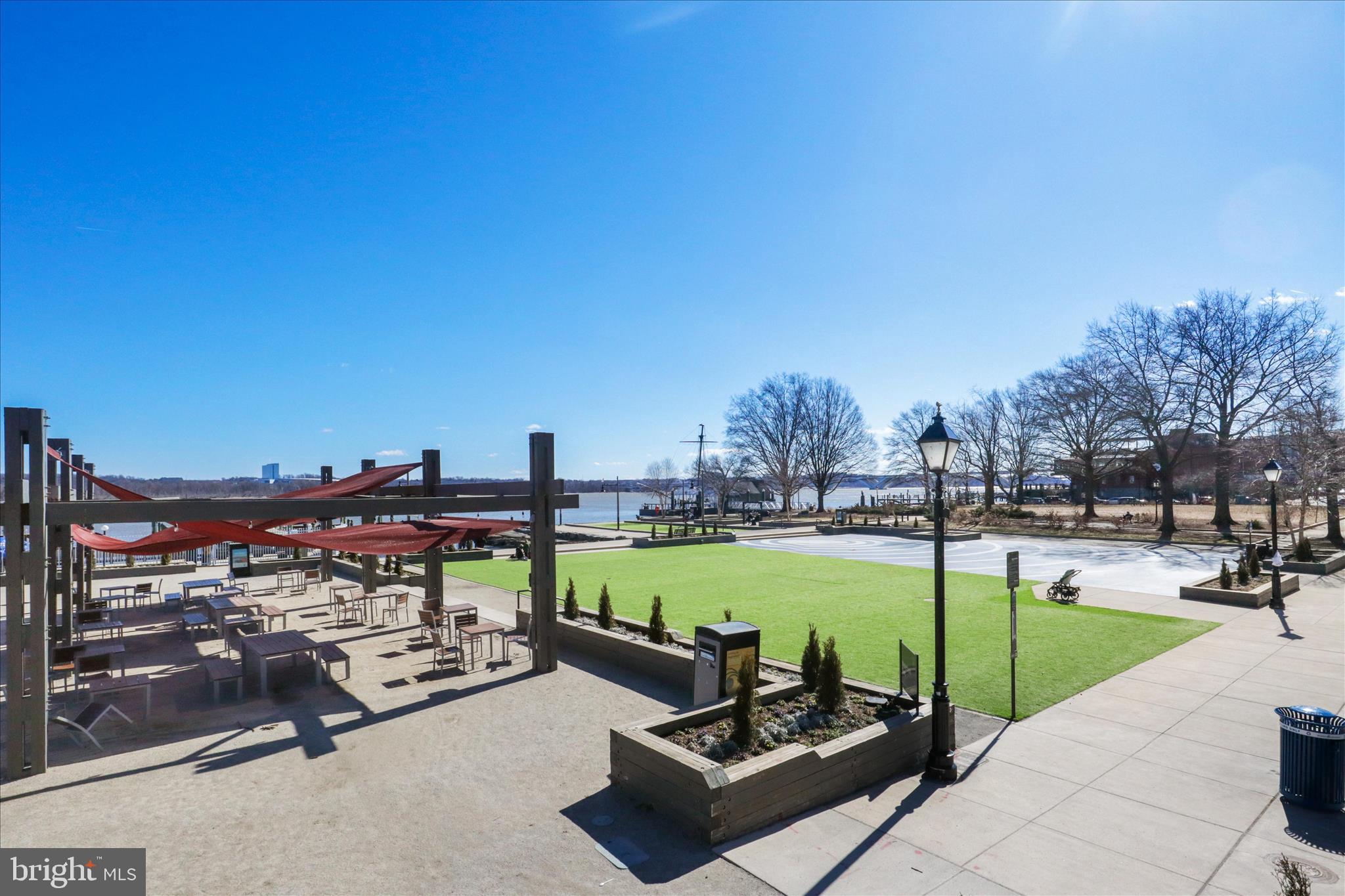 501 SLATERS LANE 102