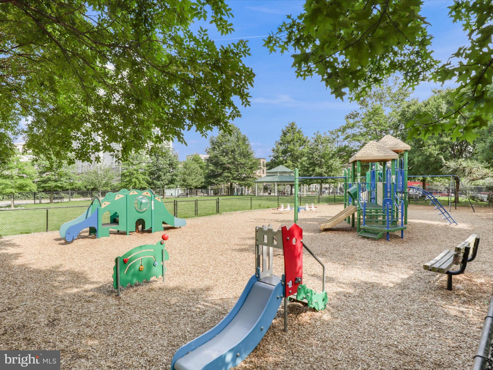 501 SLATERS LANE 102