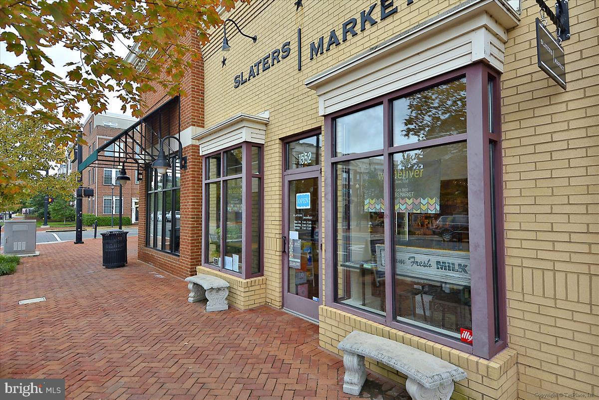 501 SLATERS LANE 102