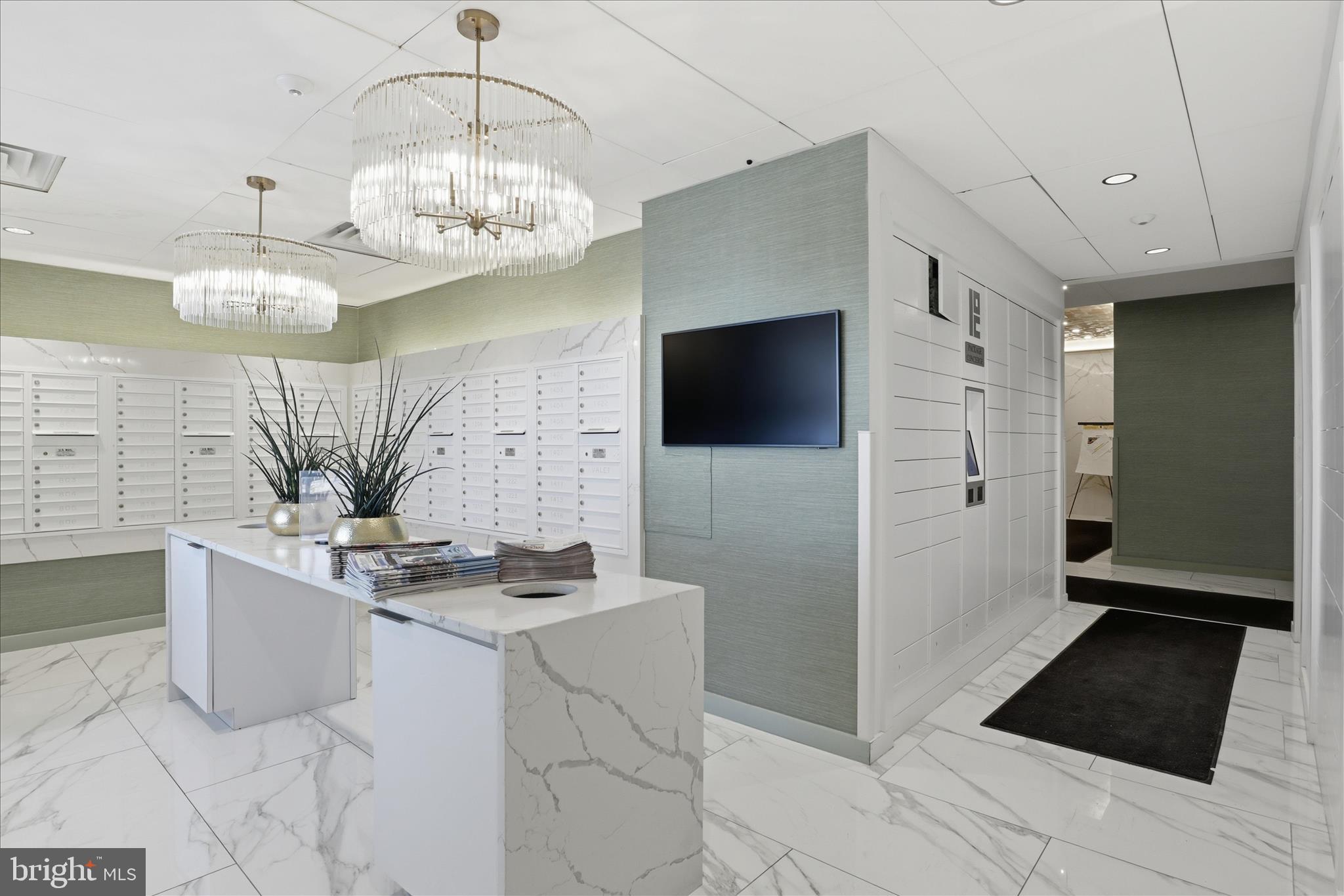 501 SLATERS LANE 102