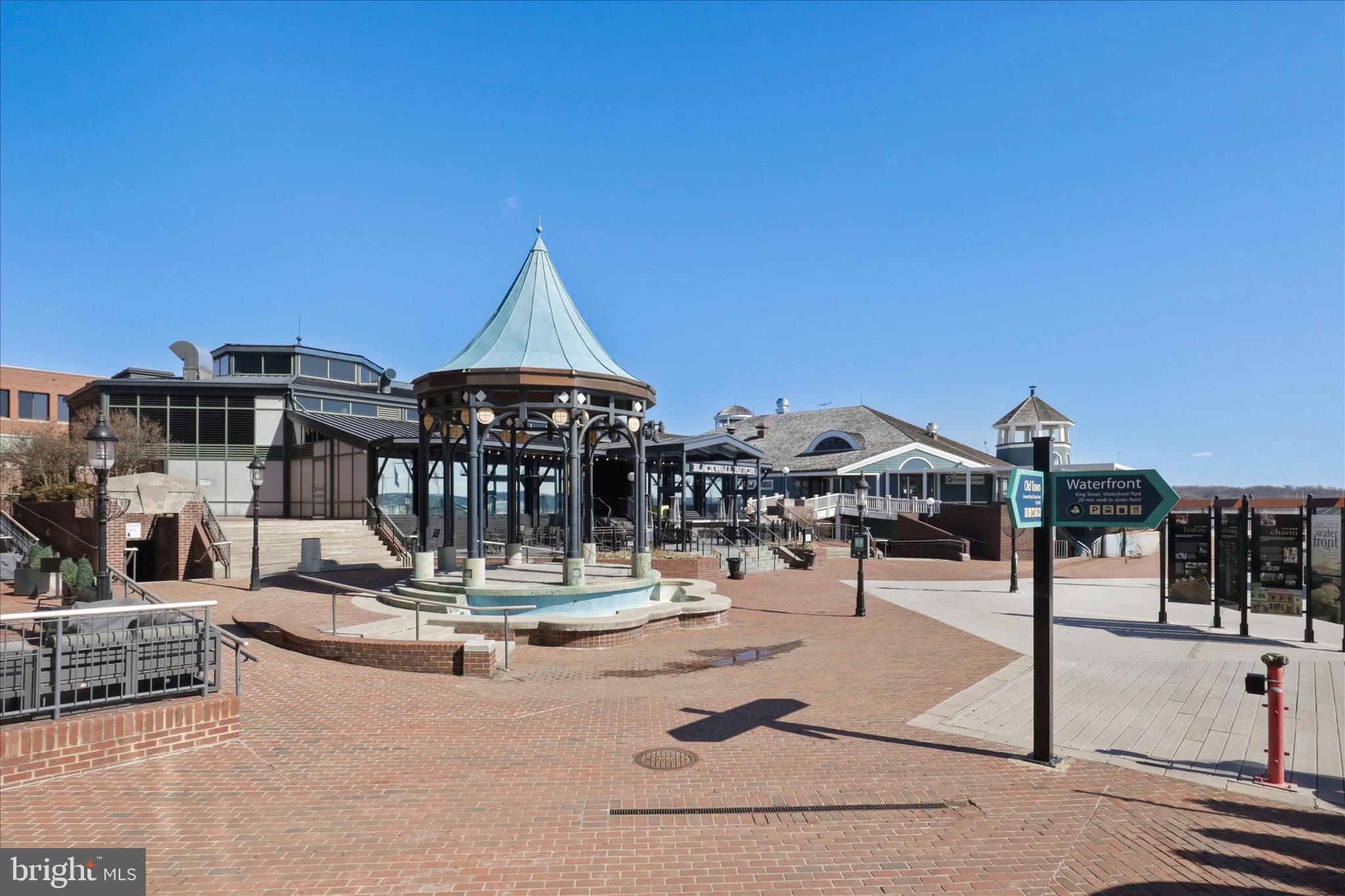 501 SLATERS LANE 102