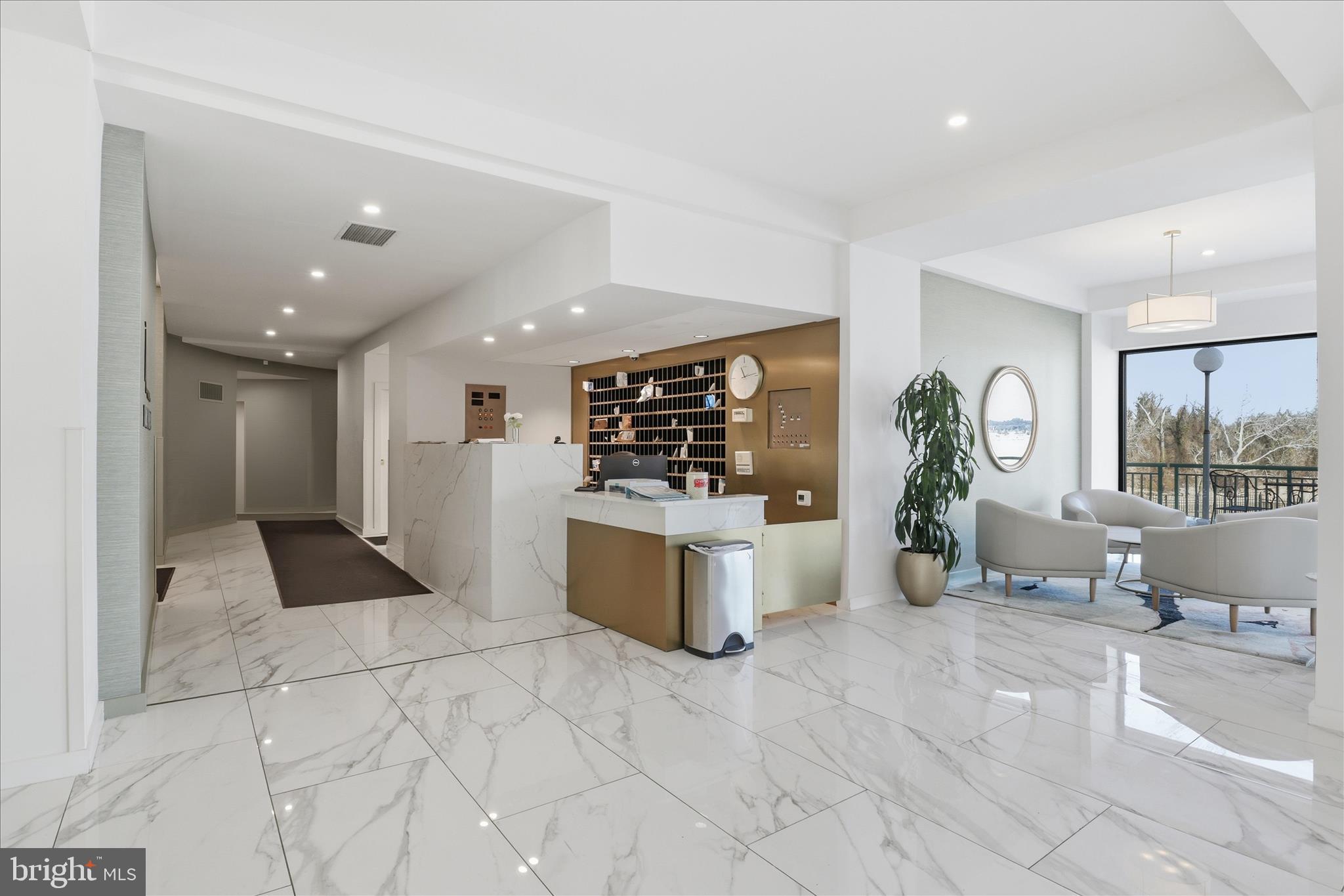 501 SLATERS LANE 102