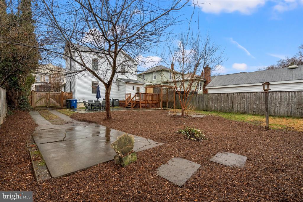 320 LAVERNE AVENUE