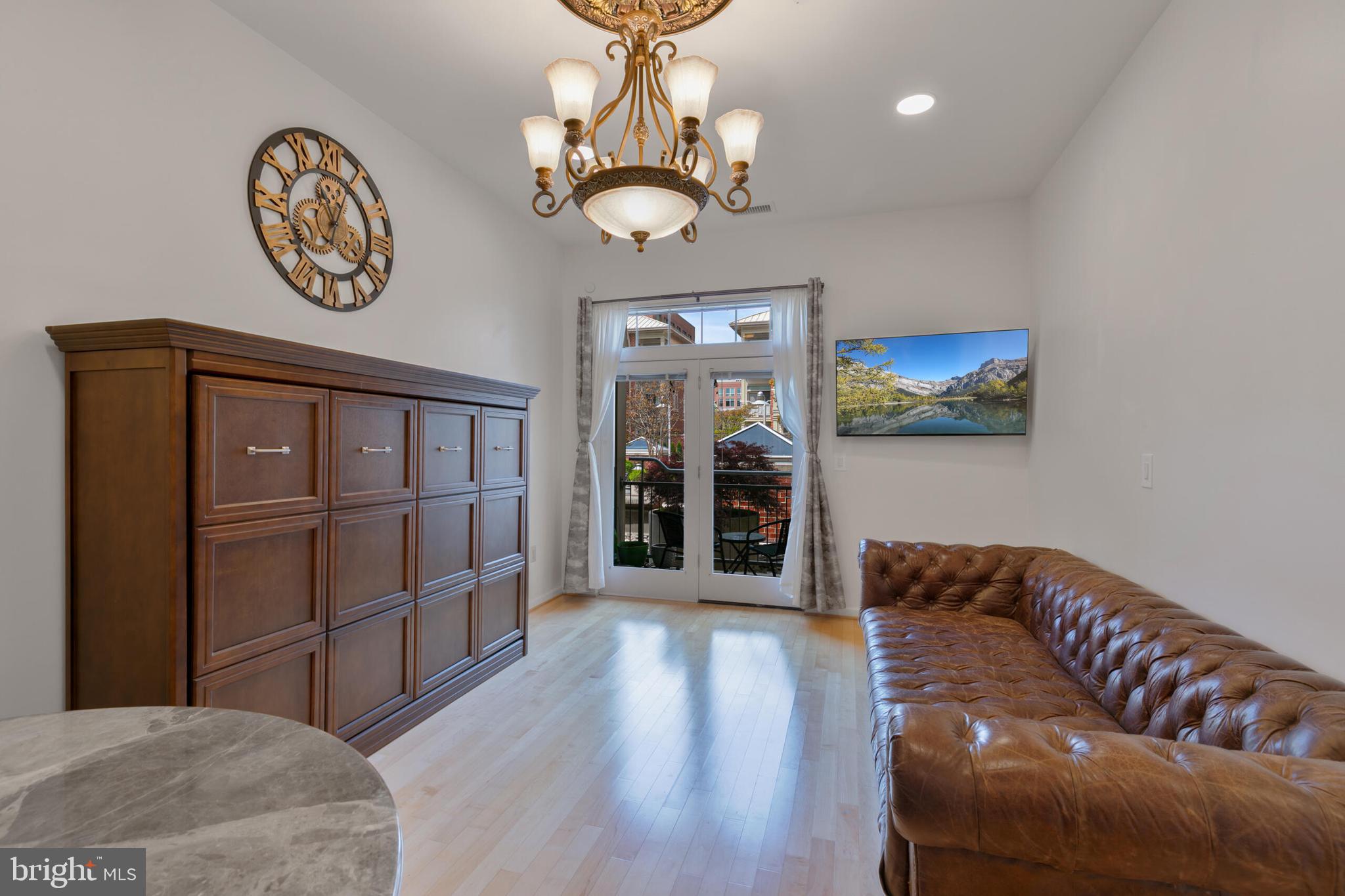 309 HOLLAND LANE 136