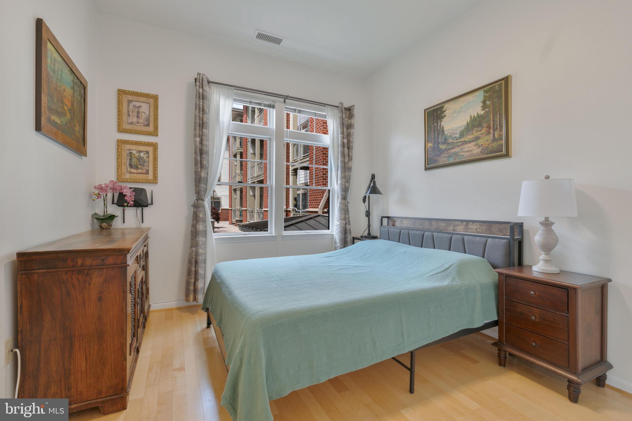 309 HOLLAND LANE 136