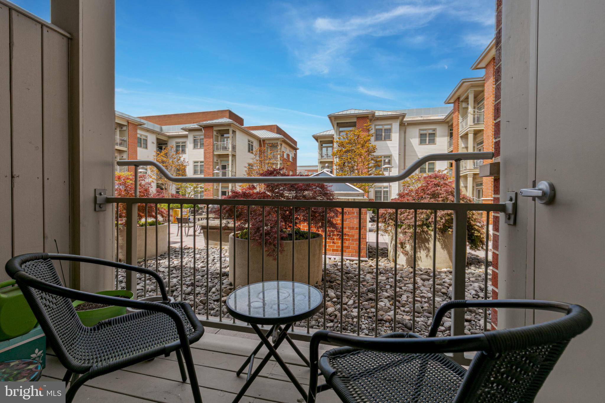 309 HOLLAND LANE 136