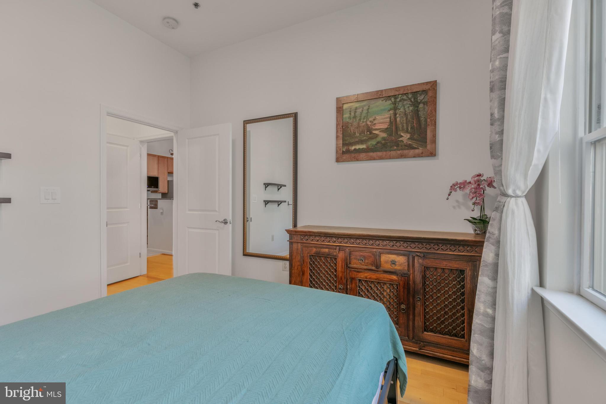 309 HOLLAND LANE 136