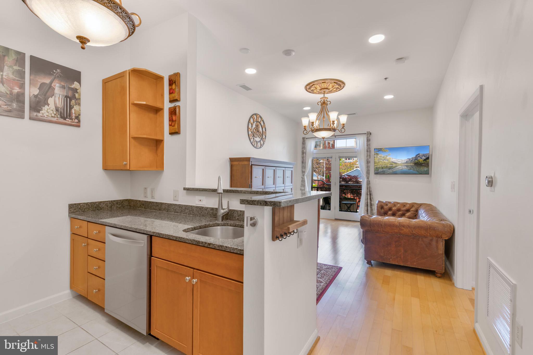 309 HOLLAND LANE 136