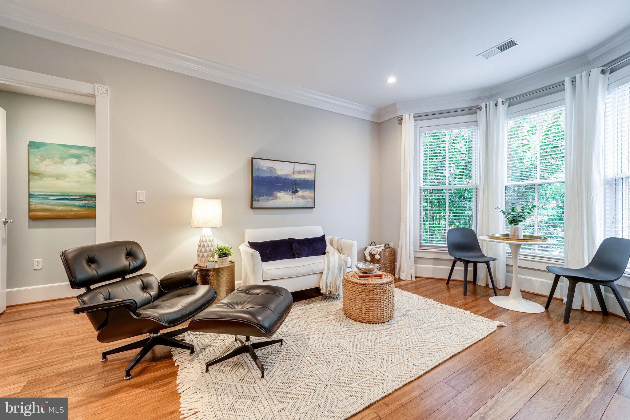 910 POWHATAN STREET 205S