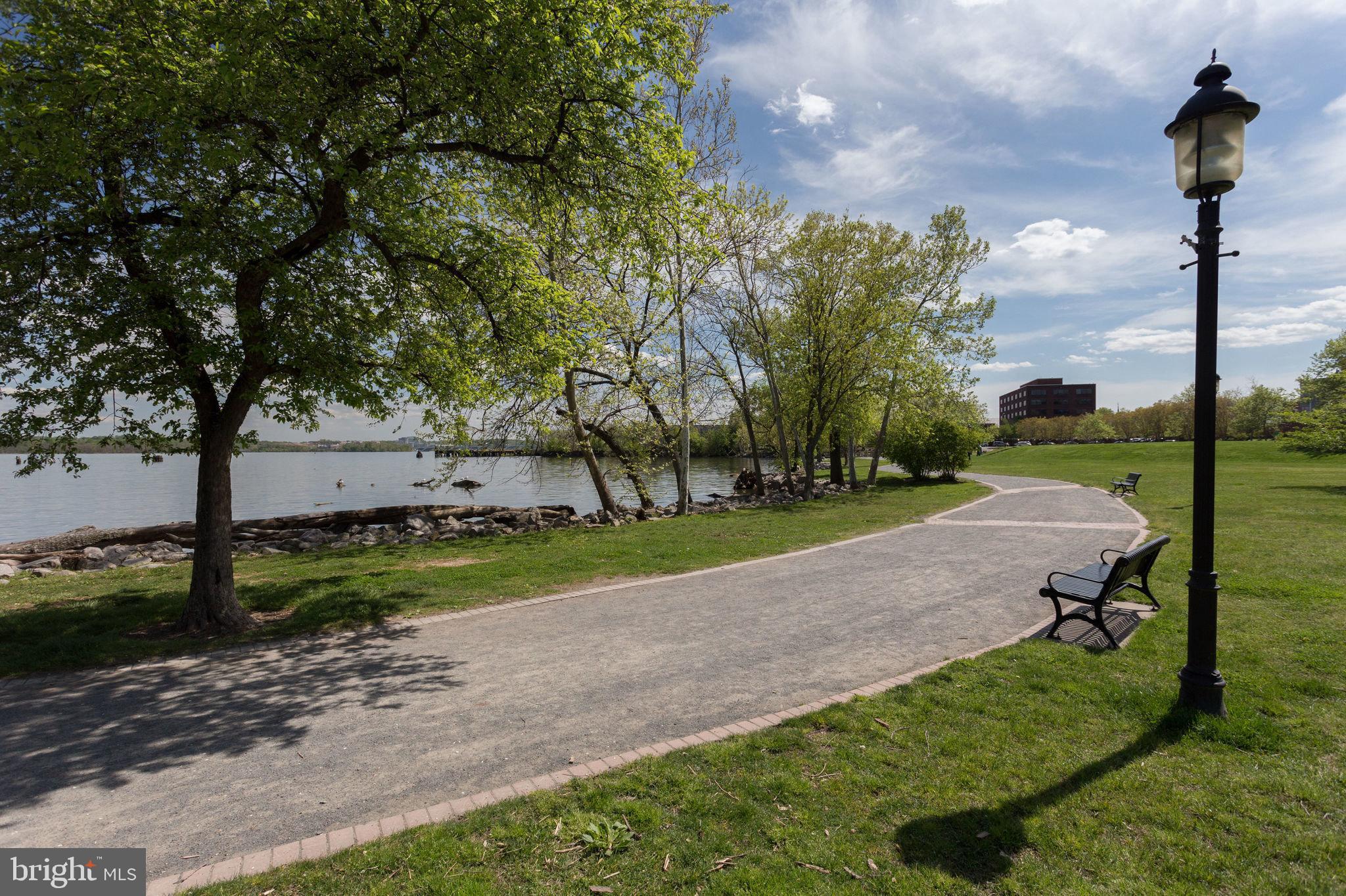 910 POWHATAN STREET 205S