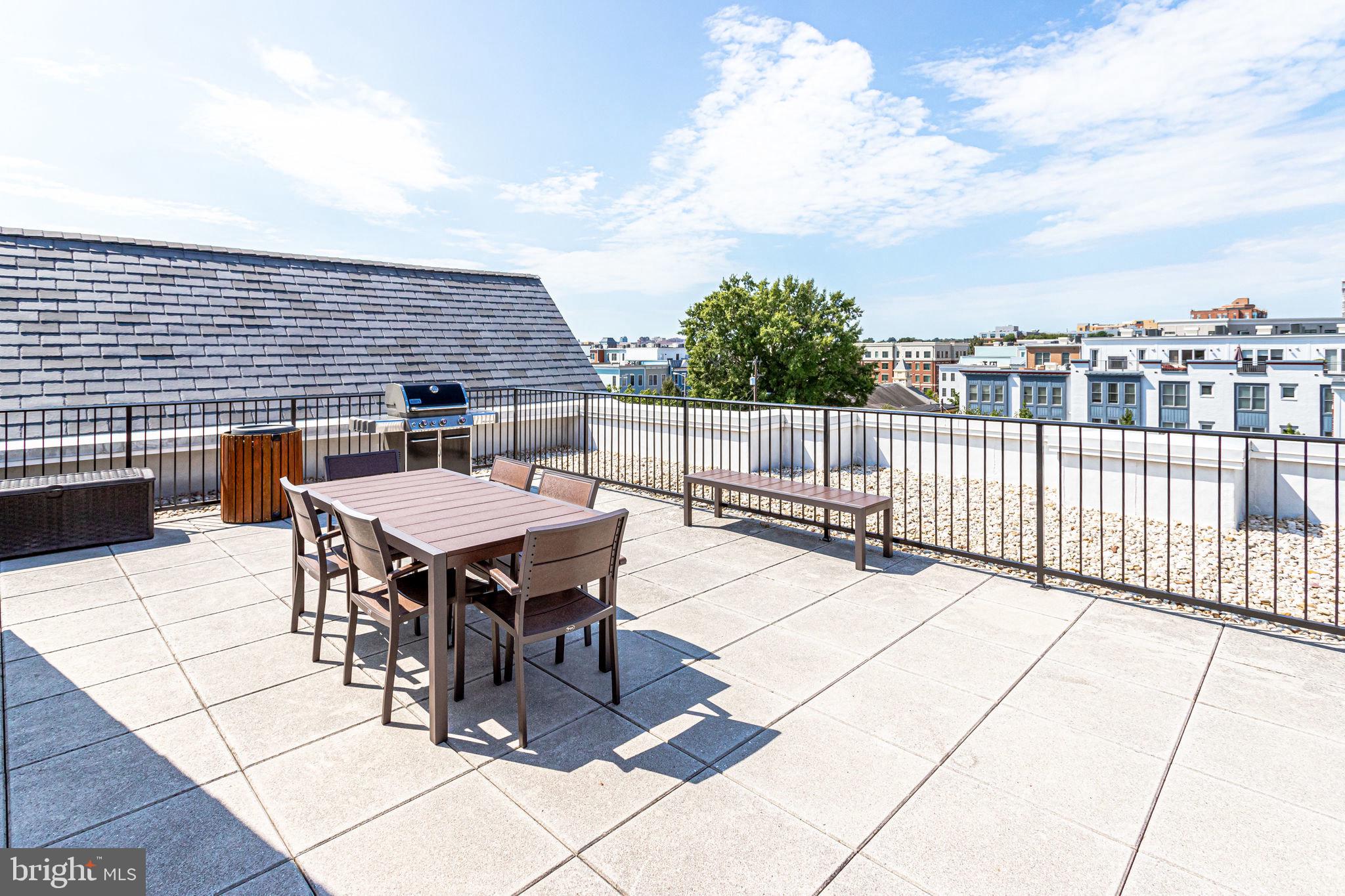 910 POWHATAN STREET 205S