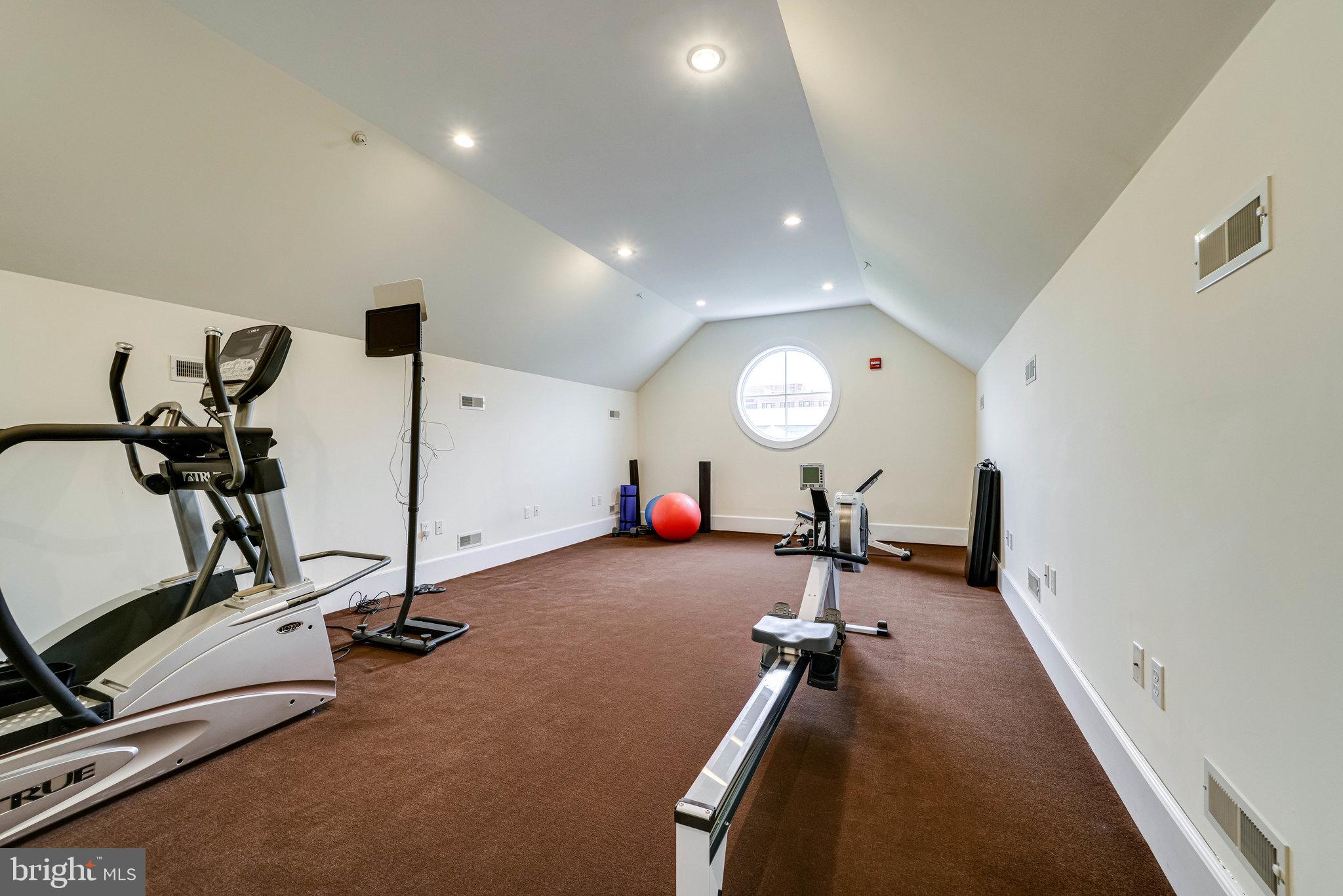 910 POWHATAN STREET 205S