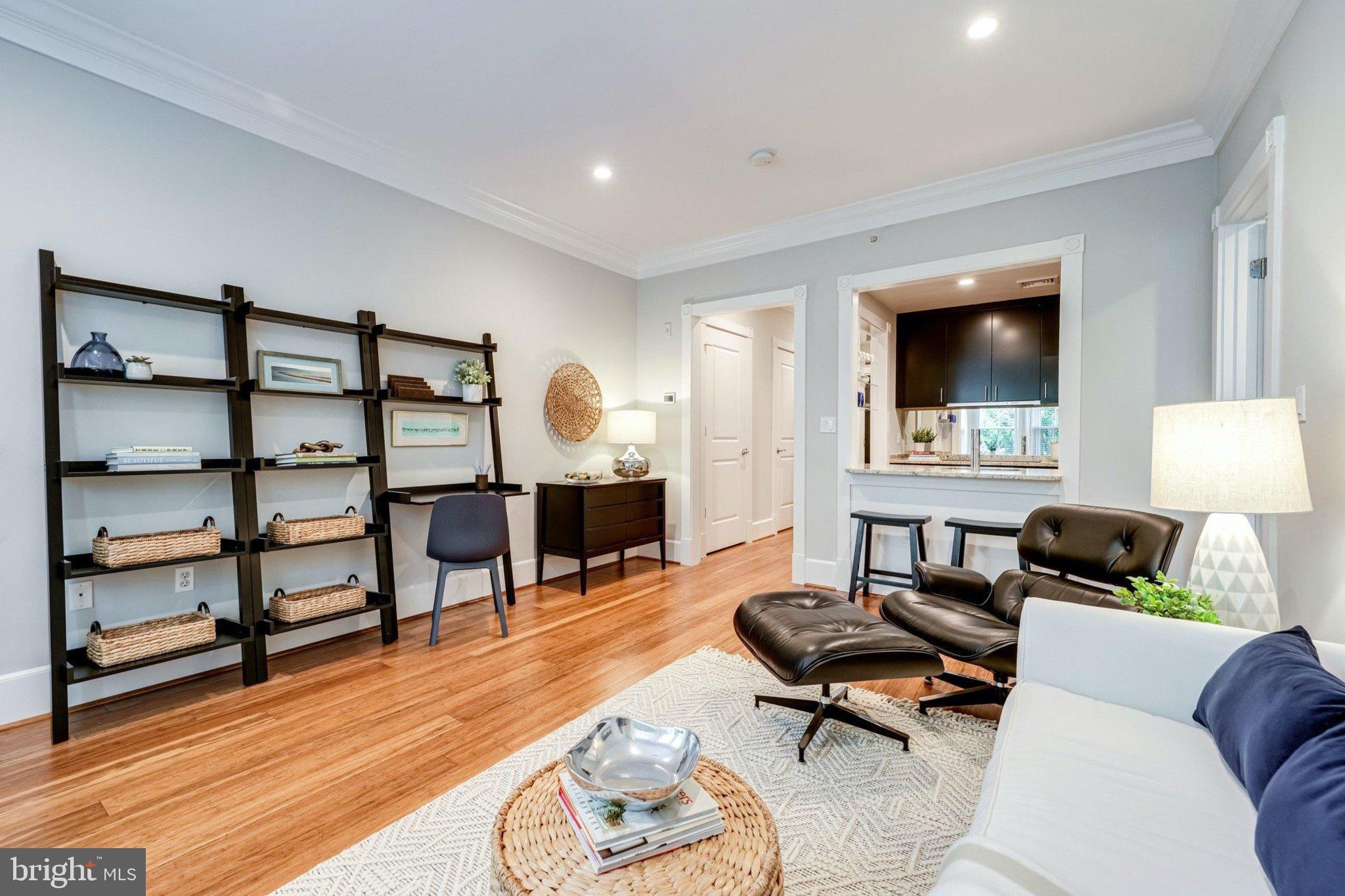 910 POWHATAN STREET 205S