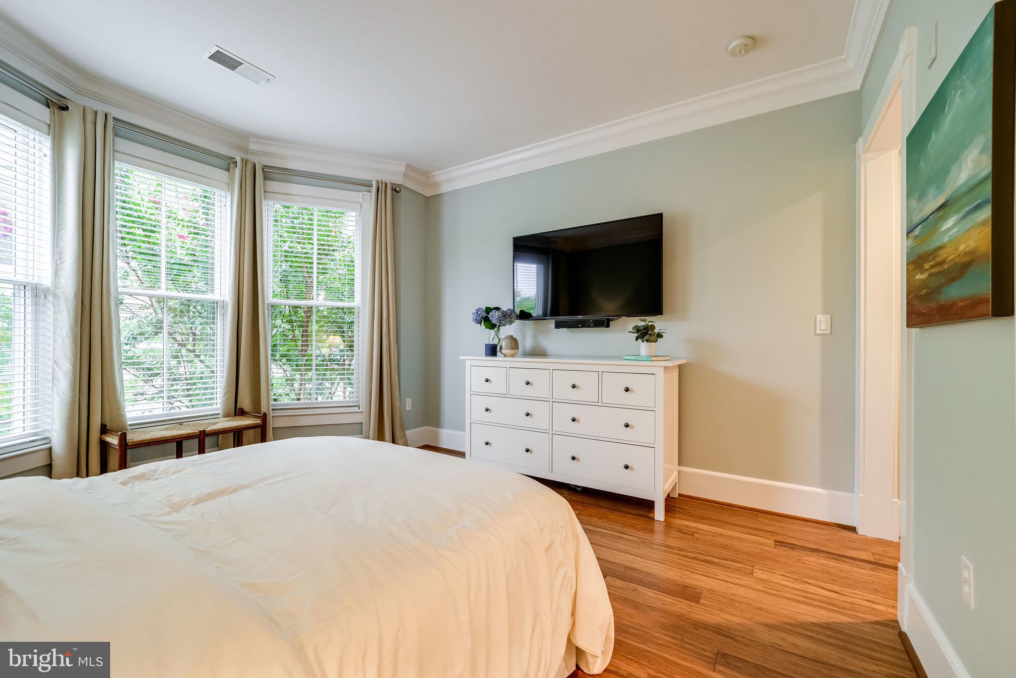 910 POWHATAN STREET 205S