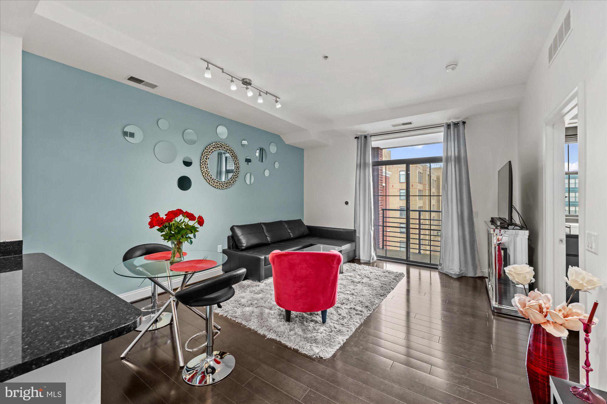 1111 ORONOCO STREET 532