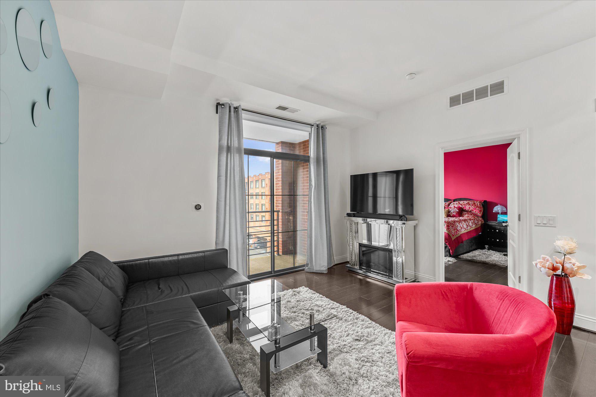 1111 ORONOCO STREET 532