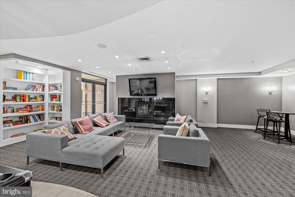1111 ORONOCO STREET 532