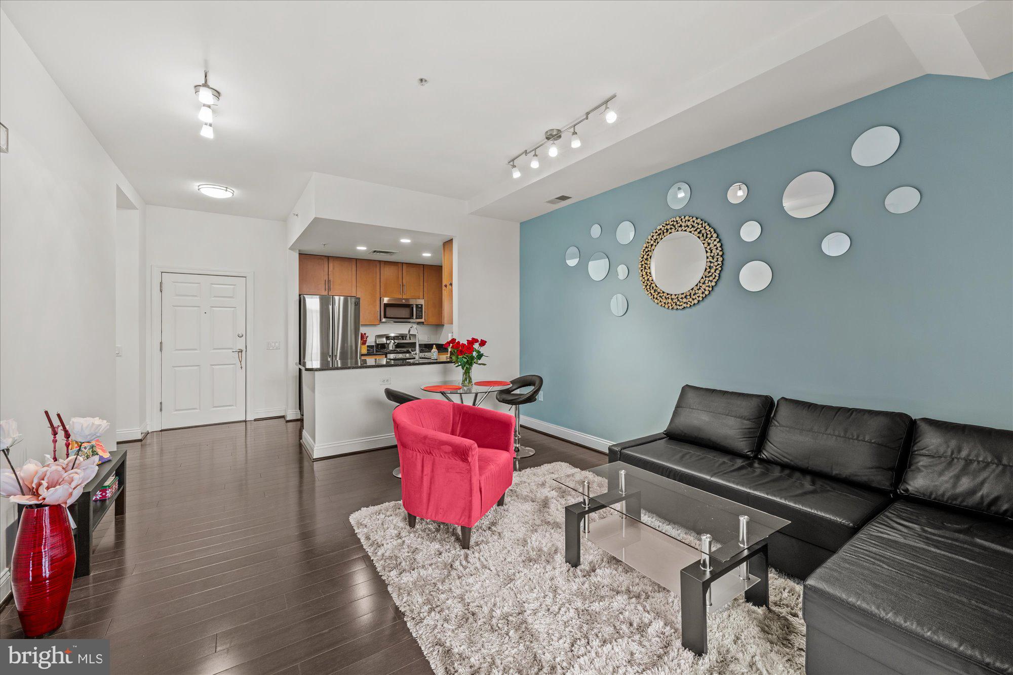 1111 ORONOCO STREET 532