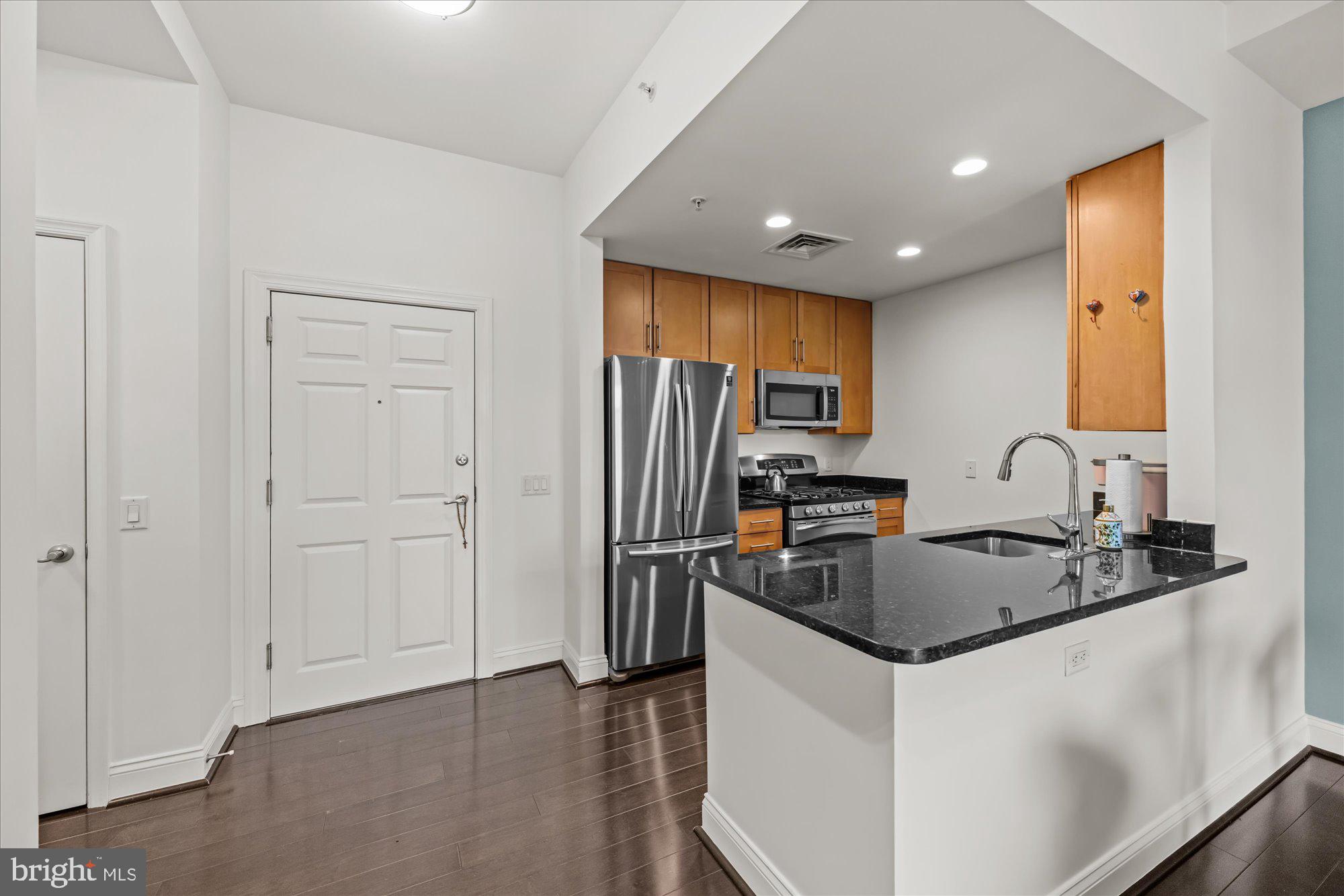 1111 ORONOCO STREET 532