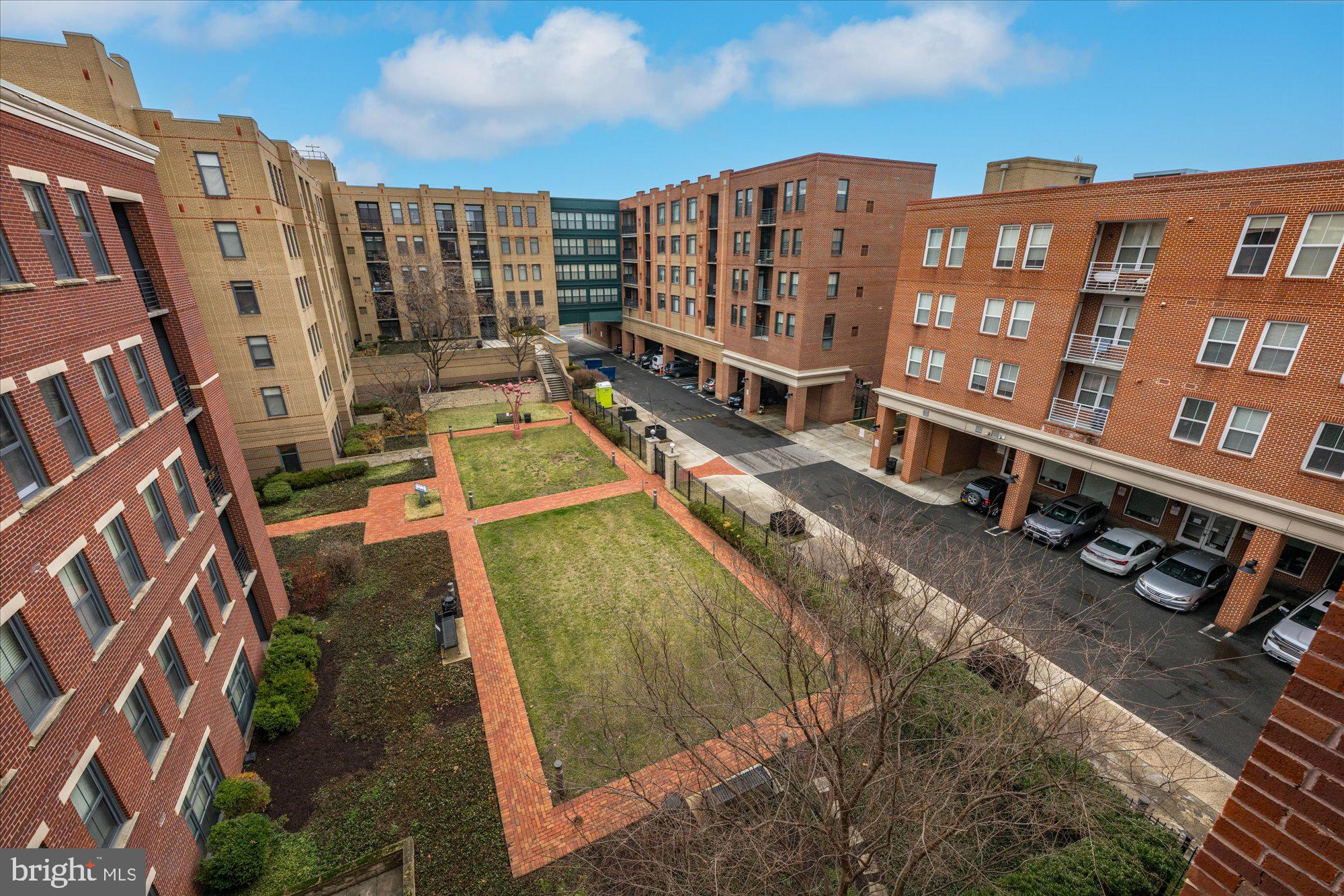 1111 ORONOCO STREET 532