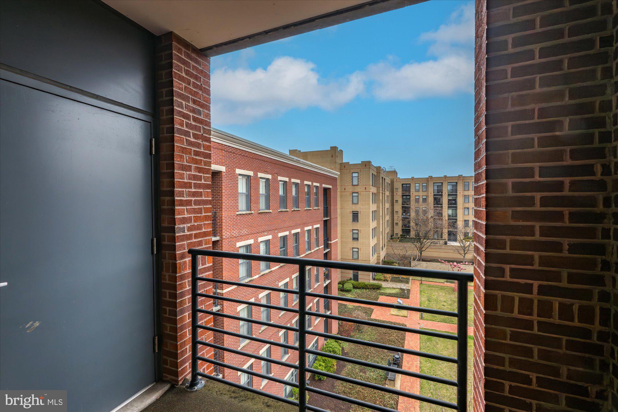 1111 ORONOCO STREET 532