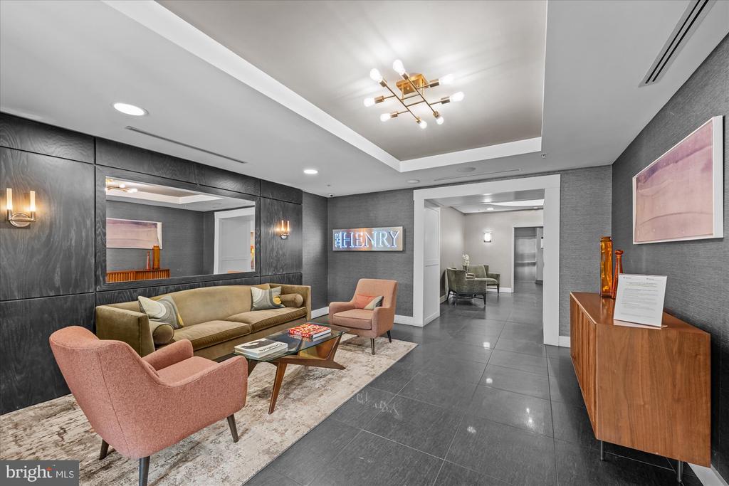 1111 ORONOCO STREET 532