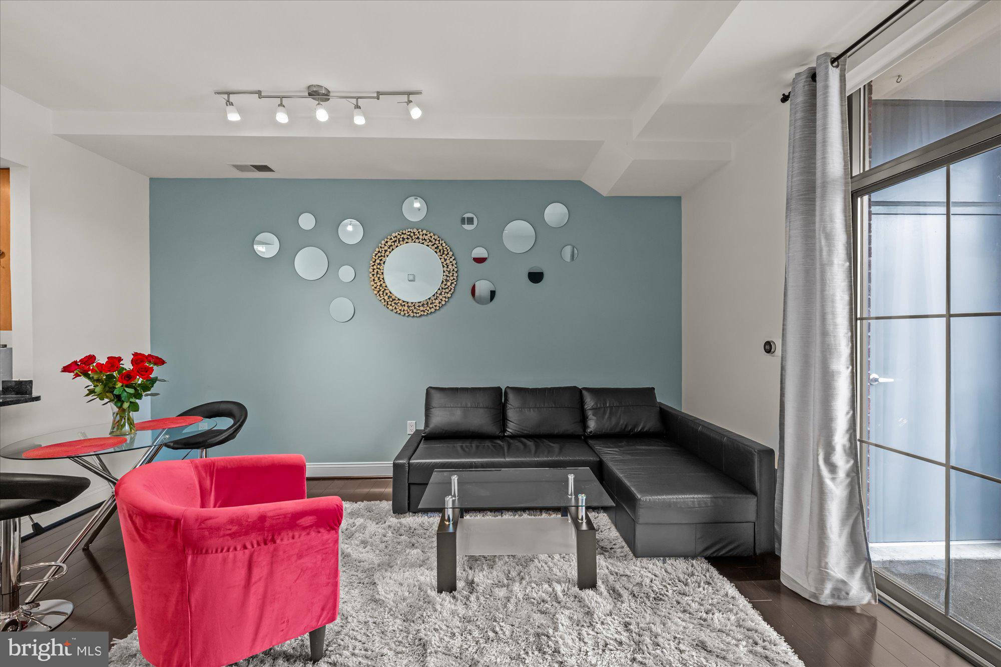 1111 ORONOCO STREET 532