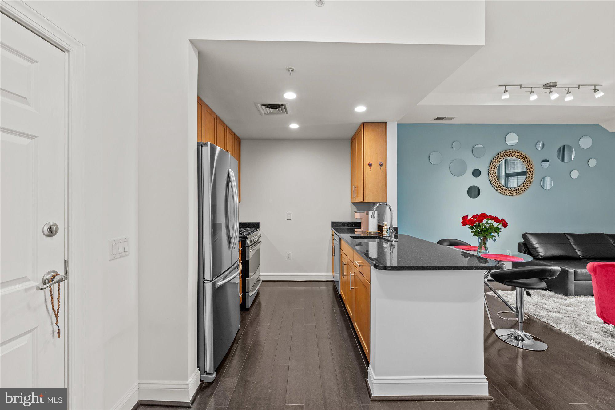 1111 ORONOCO STREET 532