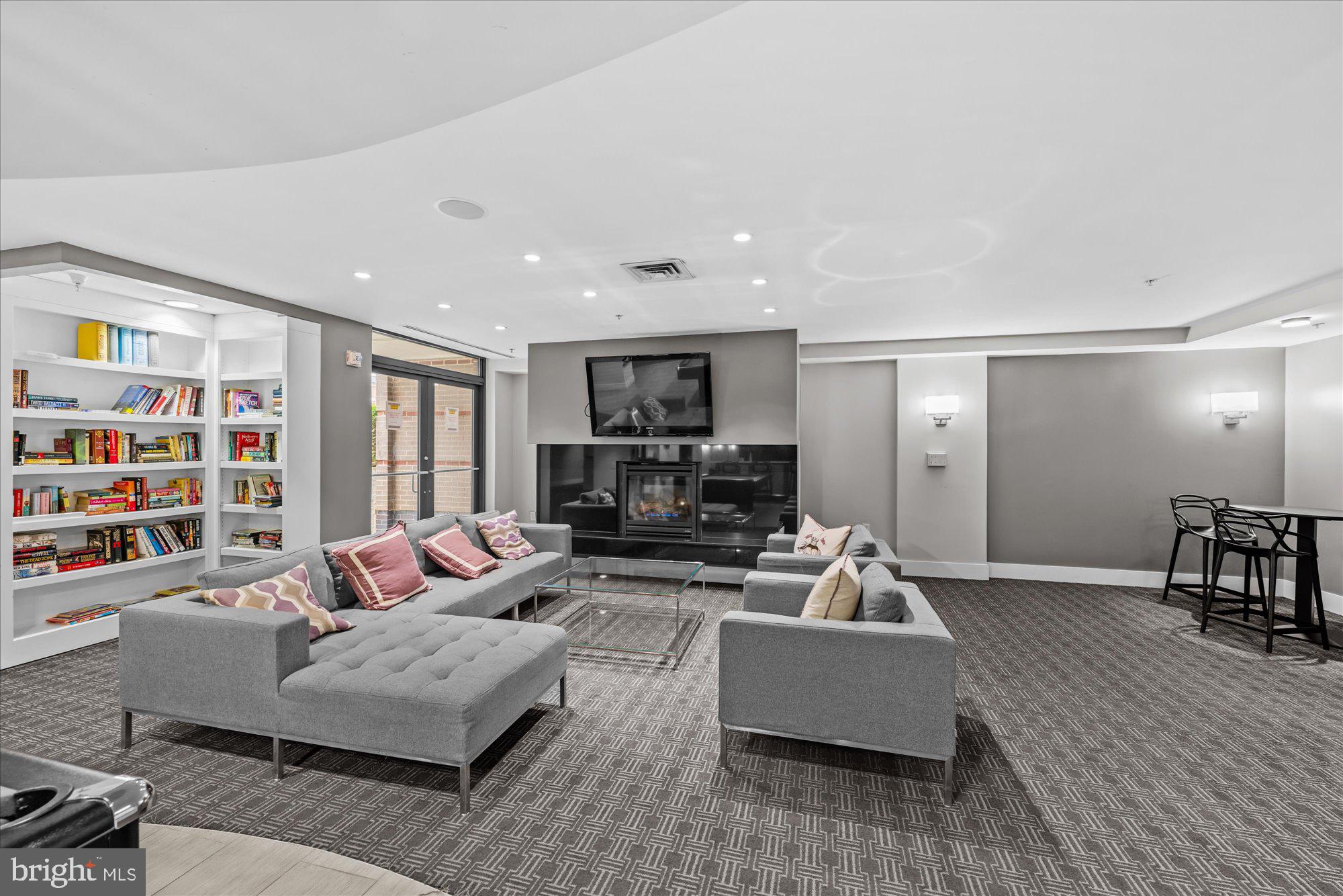 1111 ORONOCO STREET 532