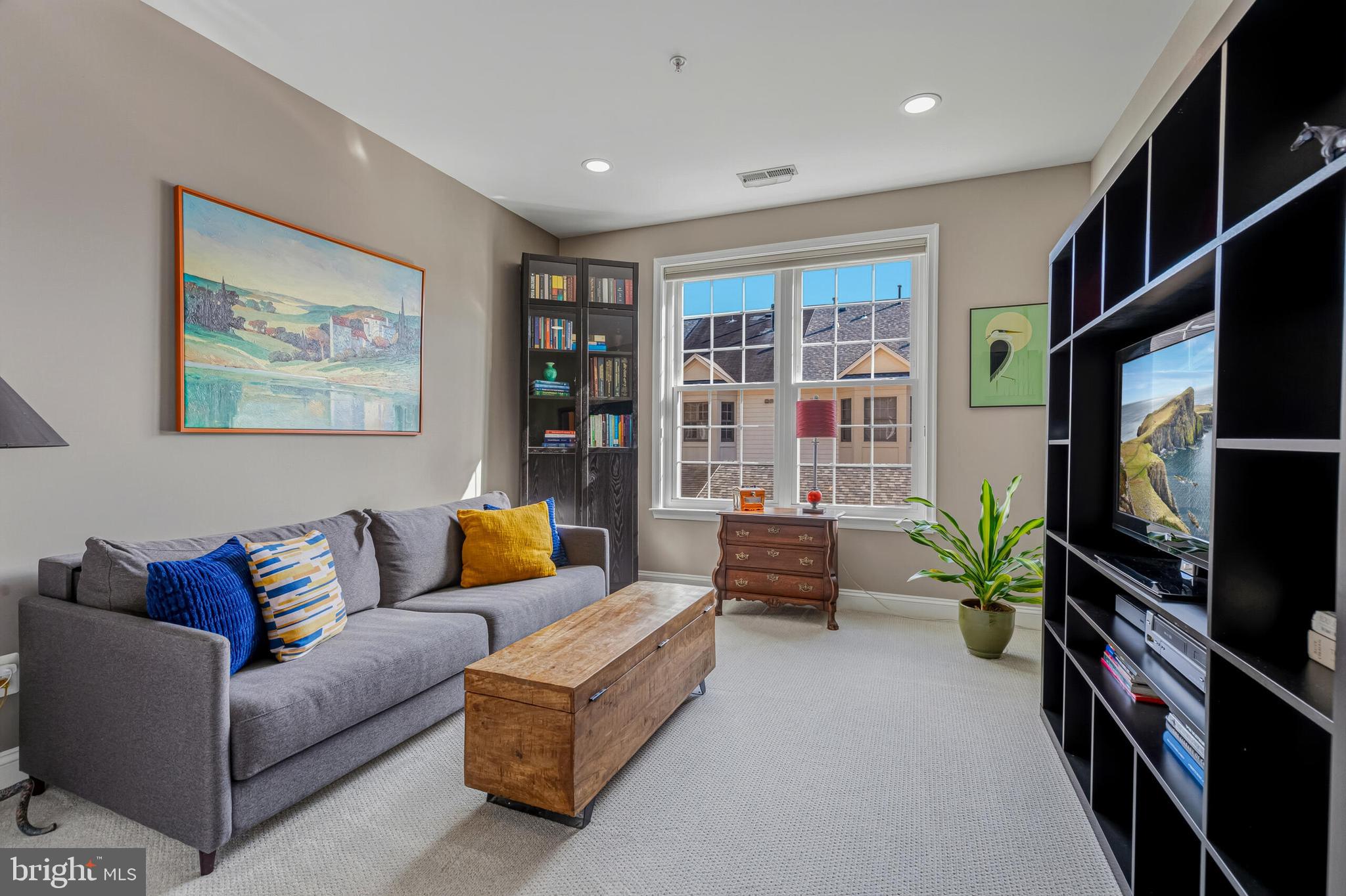 828 SLATERS LANE 206