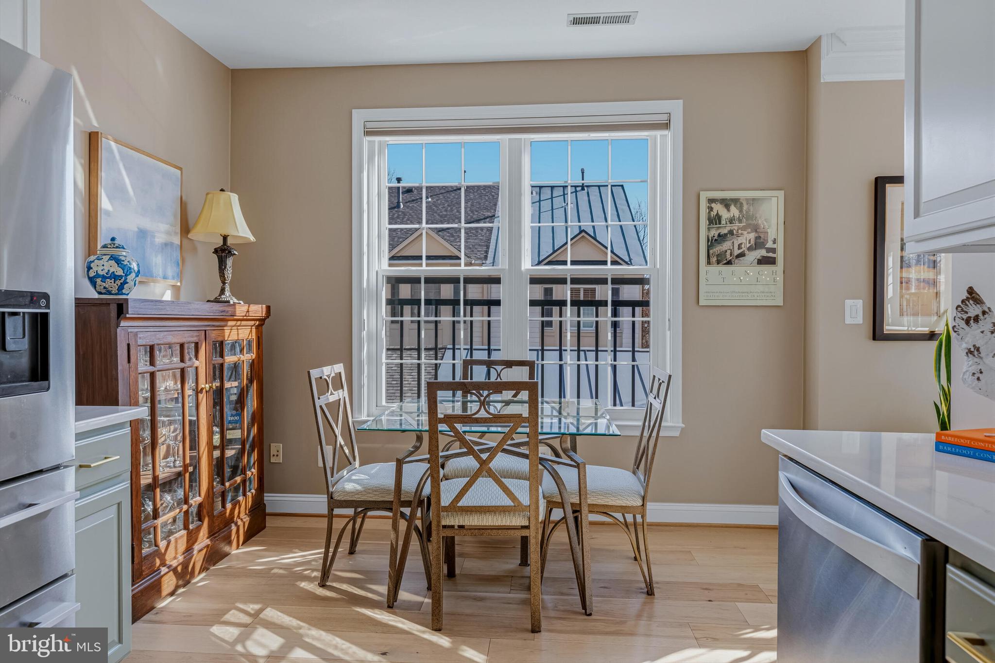 828 SLATERS LANE 206