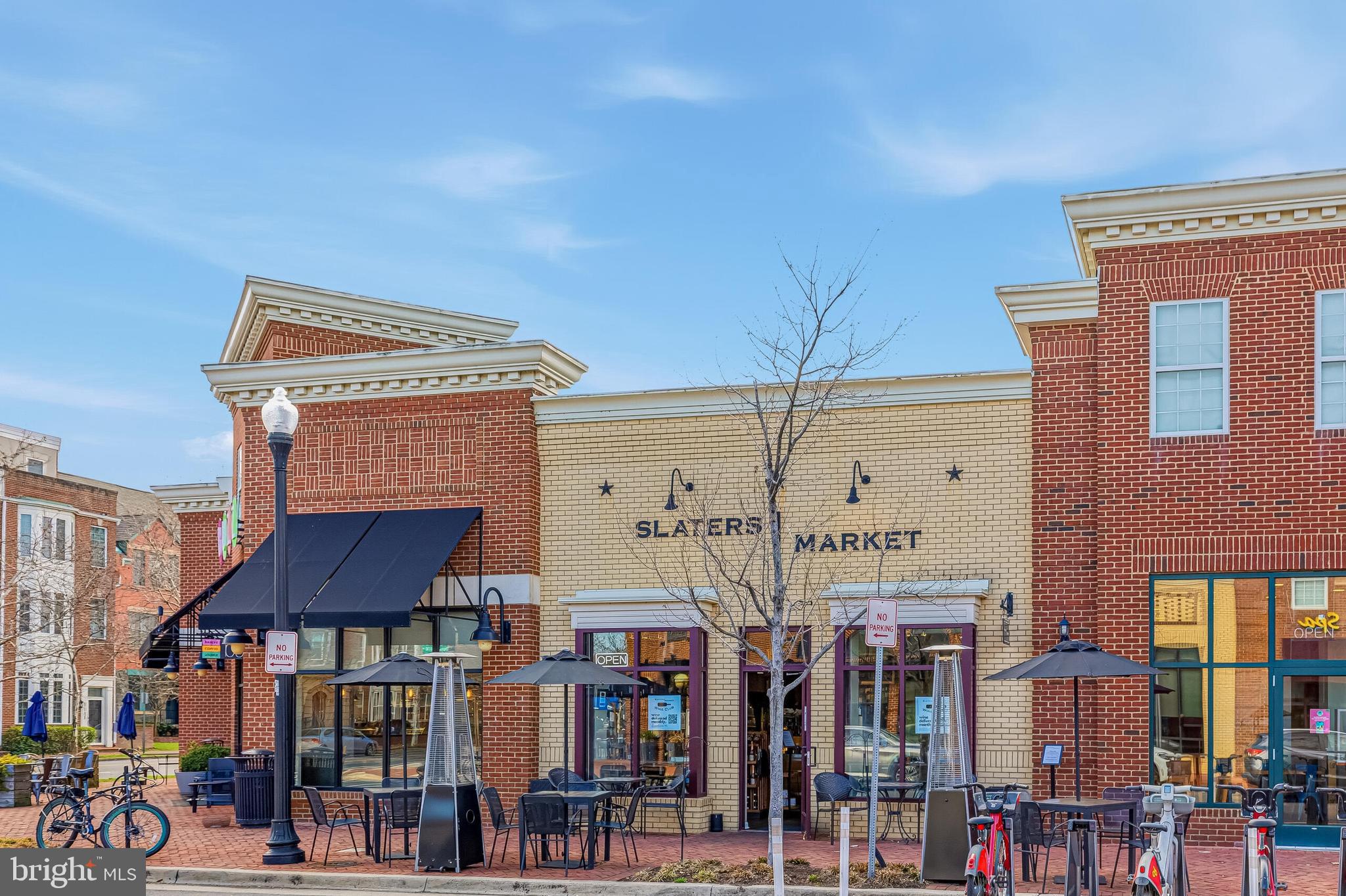 828 SLATERS LANE 206