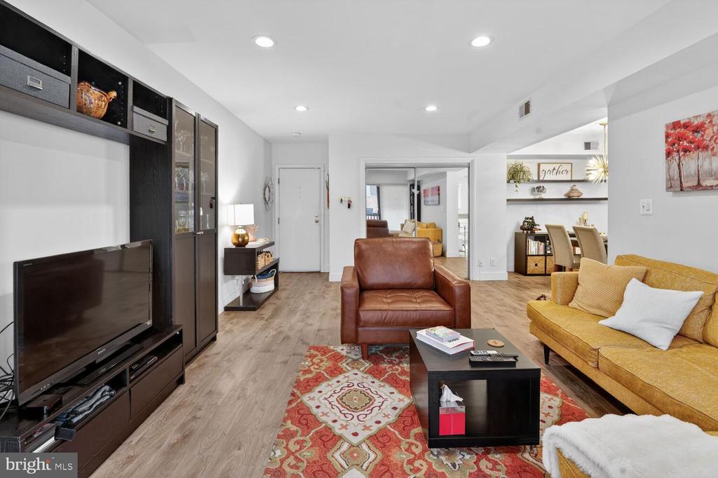 236 W TAYLOR RUN PARKWAY 4