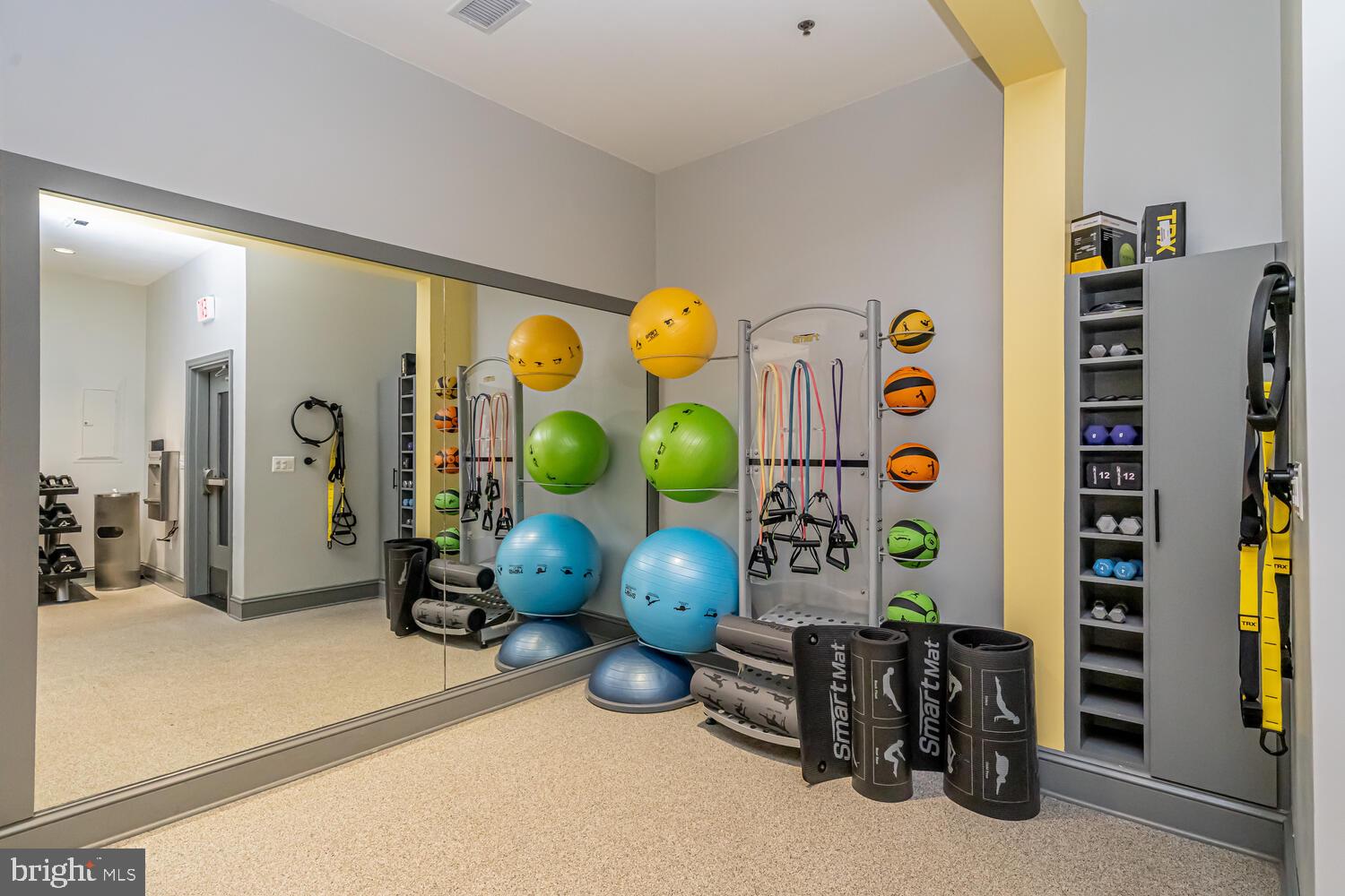 309 HOLLAND LANE 307