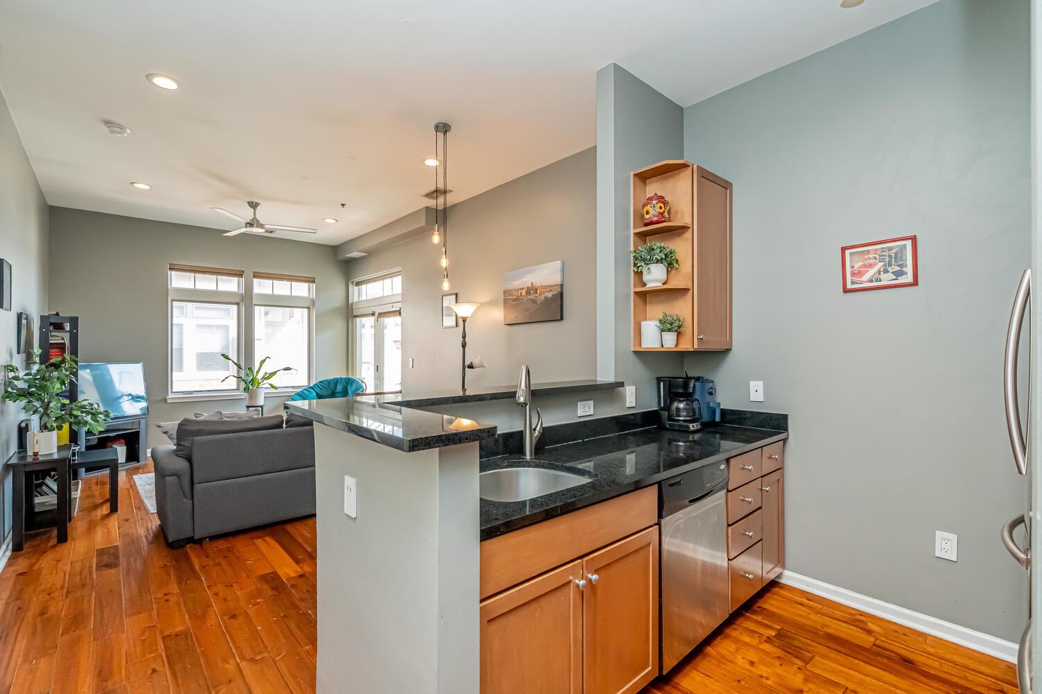 309 HOLLAND LANE 307