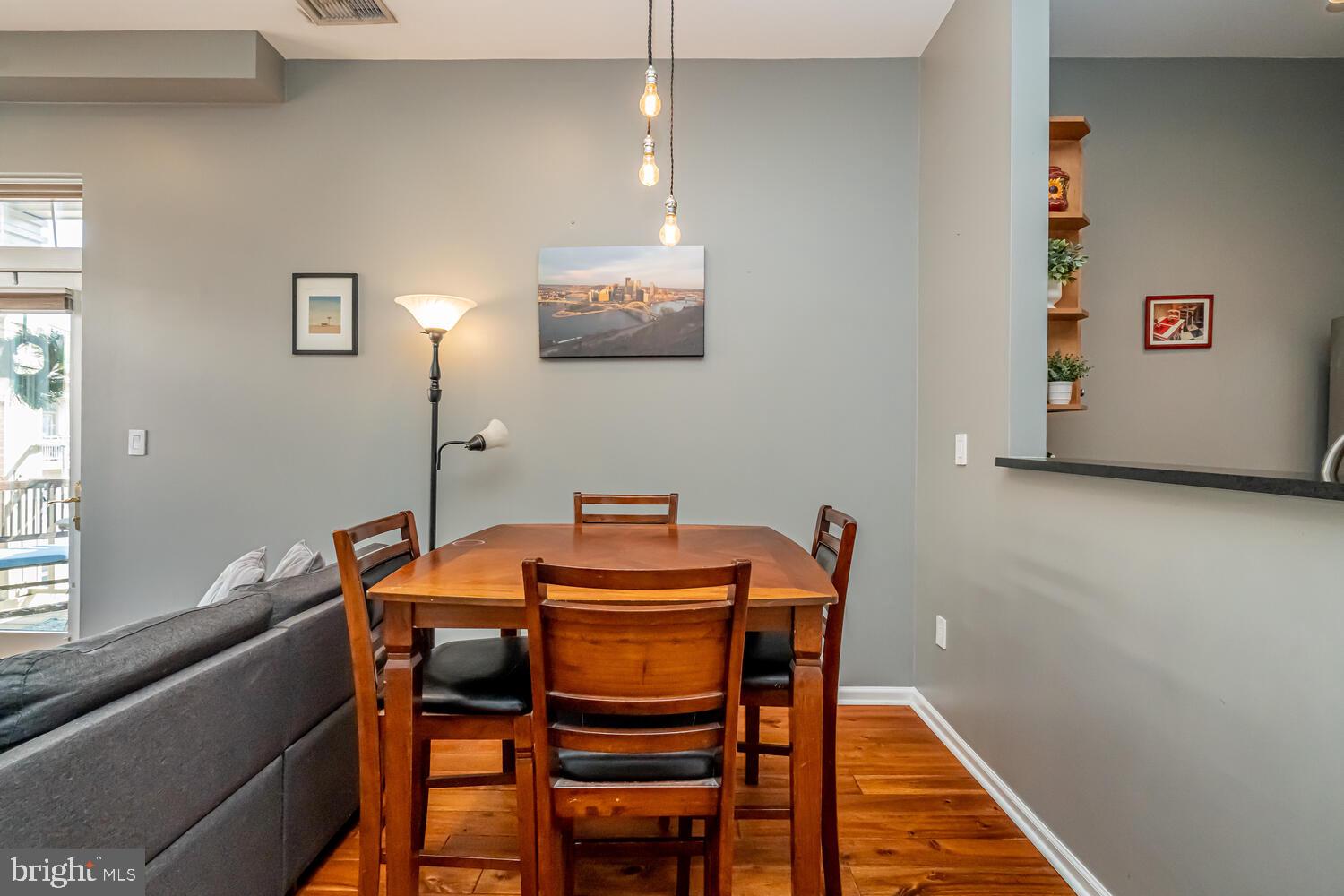 309 HOLLAND LANE 307