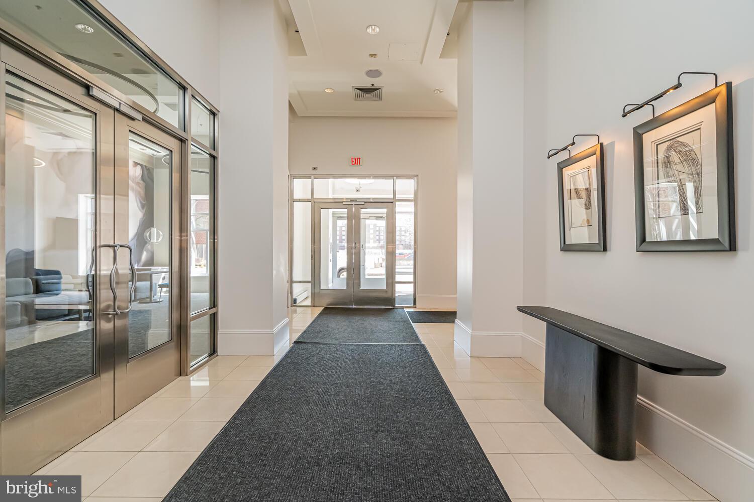 309 HOLLAND LANE 307