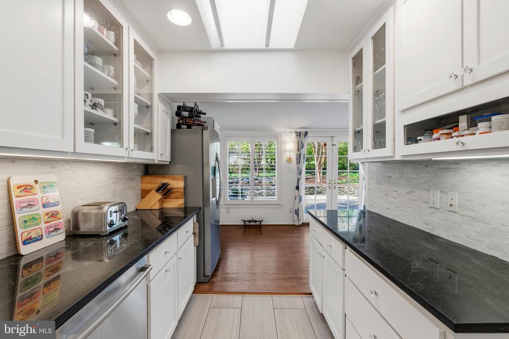 402 SKYHILL ROAD