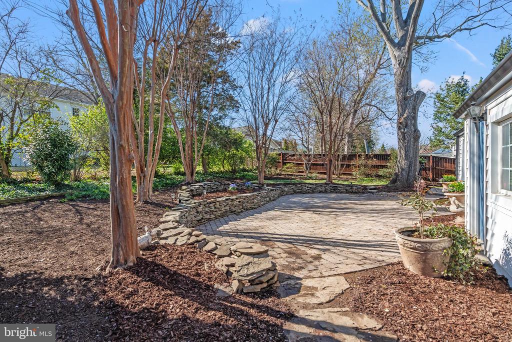 402 SKYHILL ROAD