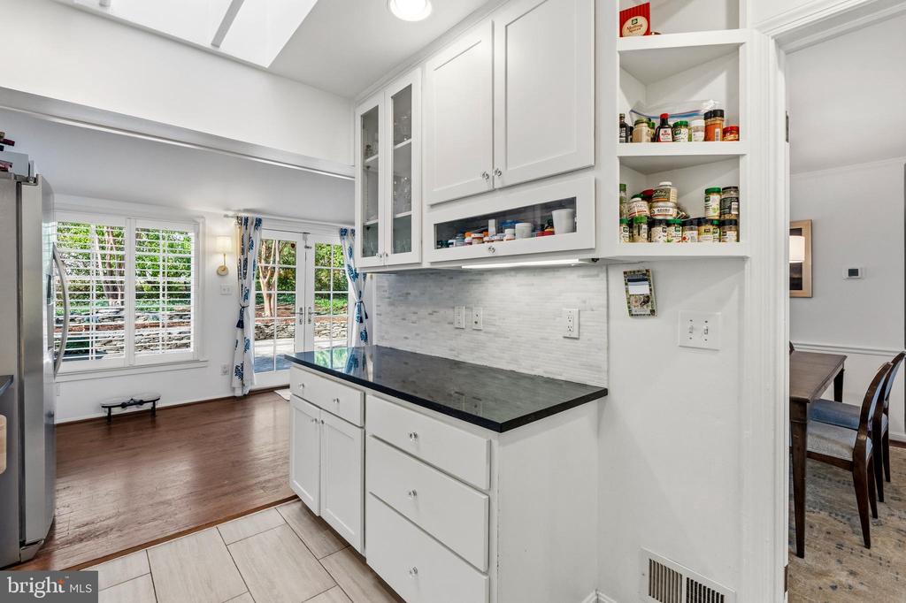 402 SKYHILL ROAD