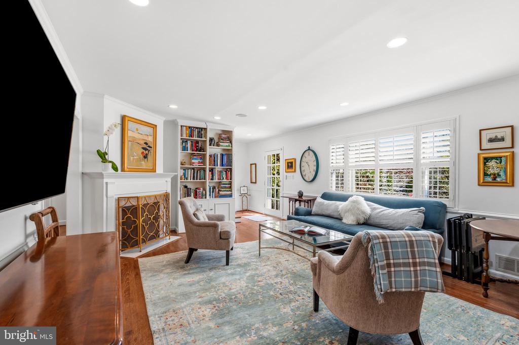 402 SKYHILL ROAD