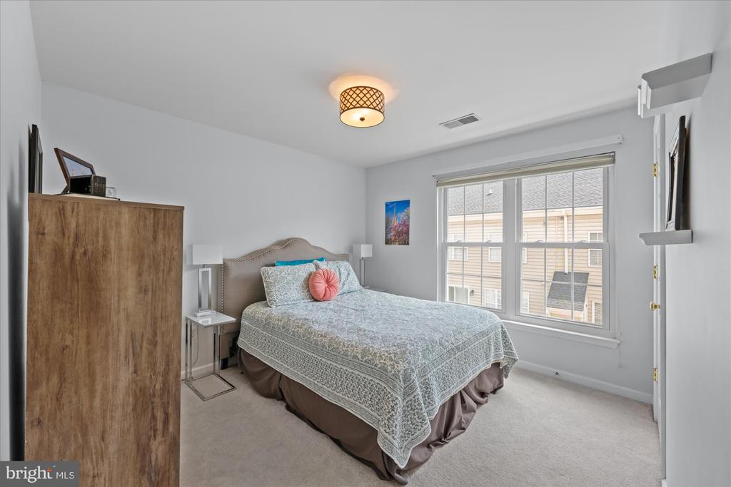 5115 DONOVAN DRIVE