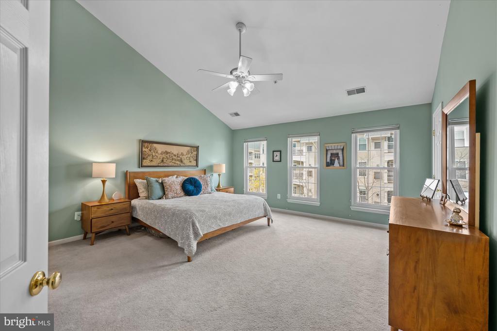 5115 DONOVAN DRIVE