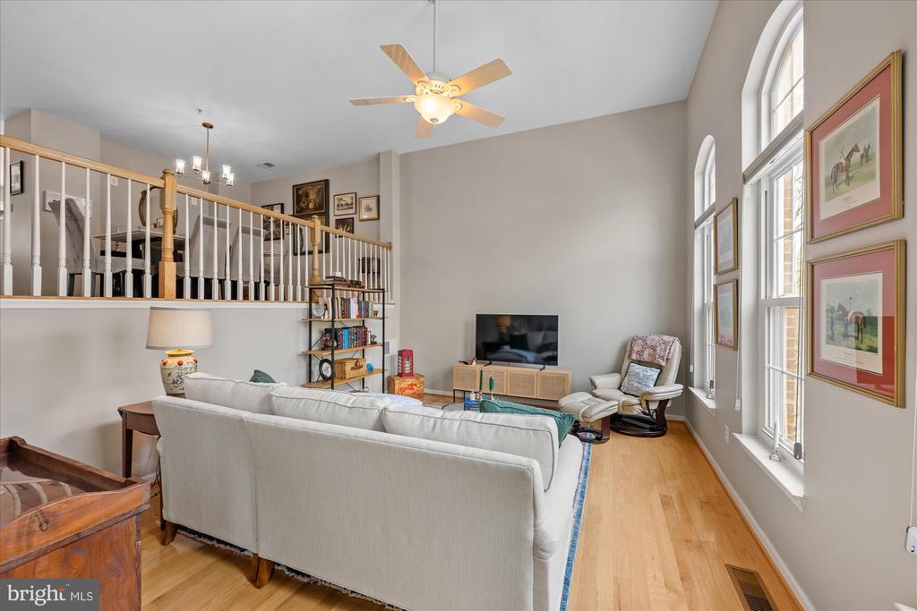 5115 DONOVAN DRIVE