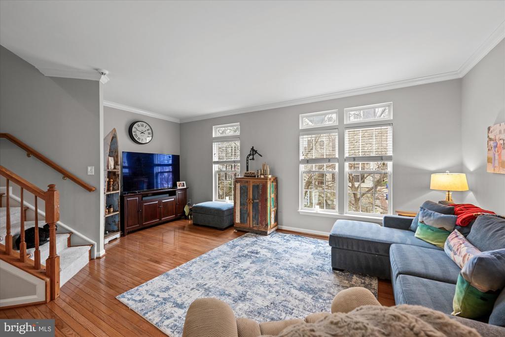 5076 GRIMM DRIVE
