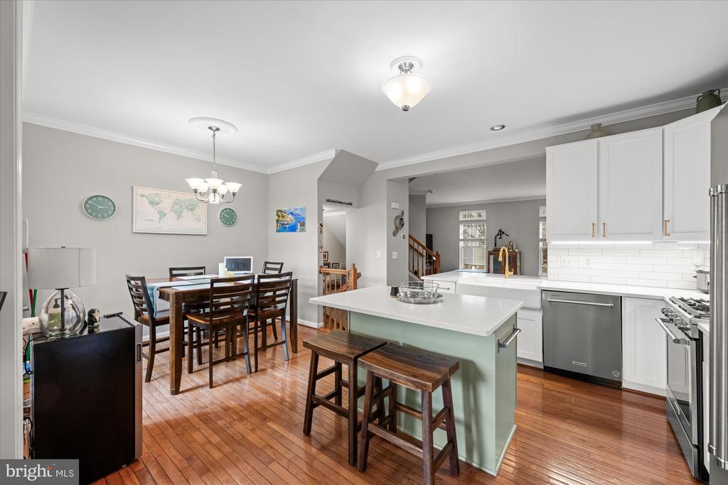 5076 GRIMM DRIVE