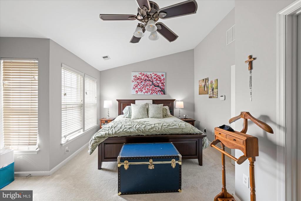 5076 GRIMM DRIVE